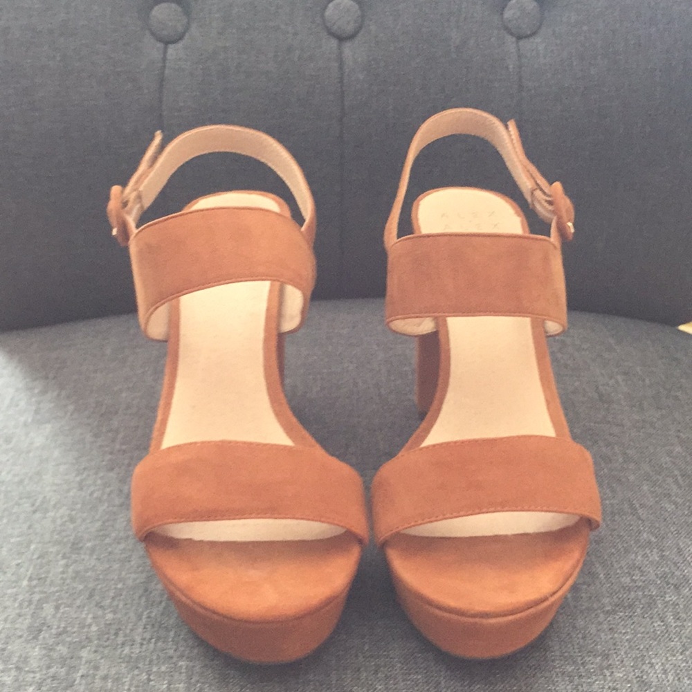 NWT, Alex and Alex tan faux suede platform sandals